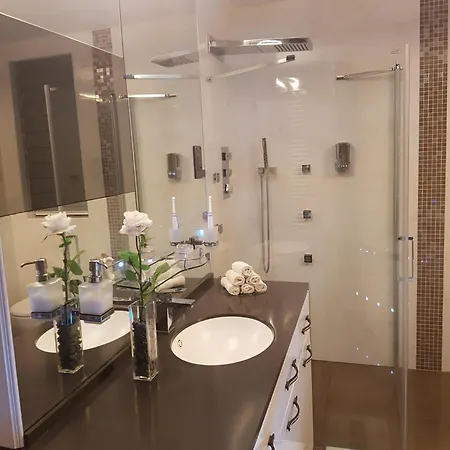 Top-Notch Apartment With Sea View, Bbq And Jacuzzi San Ġiljan Buitenkant foto